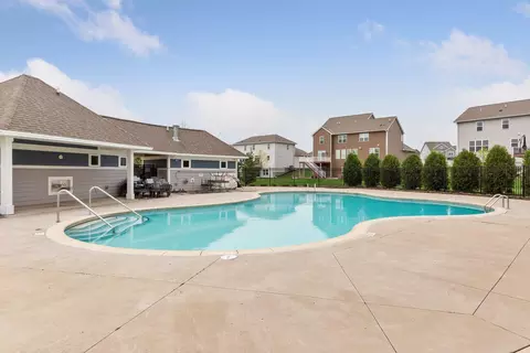Exterior - 1330 Interlachen Dr, Eagan, MN 55123 photo 6 of 7