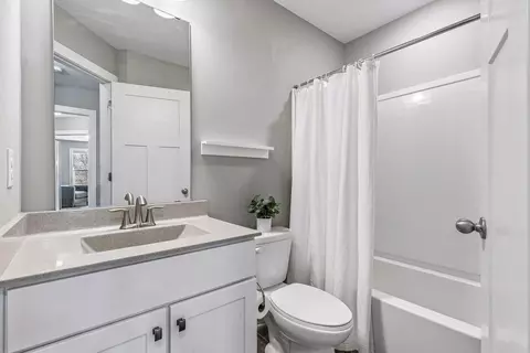 Bath - 1330 Interlachen Dr, Eagan, MN 55123 photo 5 of 7