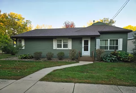 705 1st St N, Waterville, MN 56096