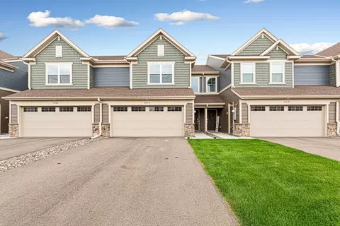 2006 Tyrone Dr, Shakopee, MN 55379