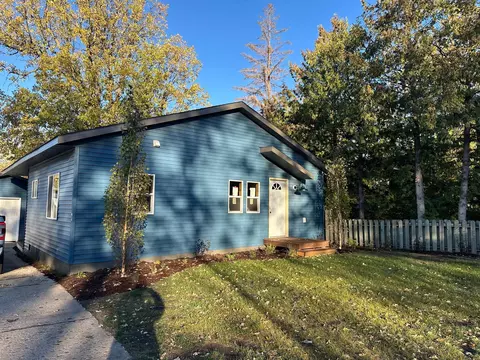 1126 Roosevelt Ave, Detroit Lakes, MN 56501