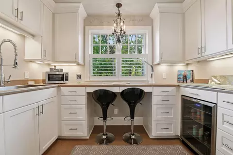 Kitchen - 2789 Pheasant Rd, Excelsior, MN 55331 photo 9 of 10