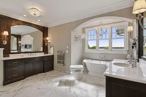 Bath - 2789 Pheasant Rd, Excelsior, MN 55331 photo 1 of 8