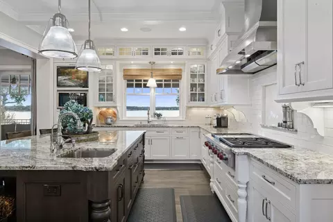 Kitchen - 2789 Pheasant Rd, Excelsior, MN 55331 photo 4 of 10