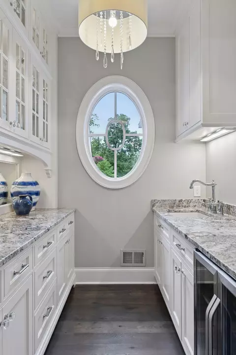 Kitchen - 2789 Pheasant Rd, Excelsior, MN 55331 photo 8 of 10