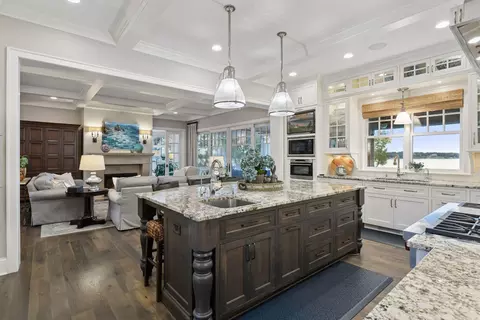 Kitchen - 2789 Pheasant Rd, Excelsior, MN 55331 photo 3 of 10