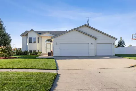 537 S Sedona Dr, West Fargo, ND 58078