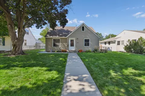 5936 Queen Ave S, Minneapolis, MN 55410