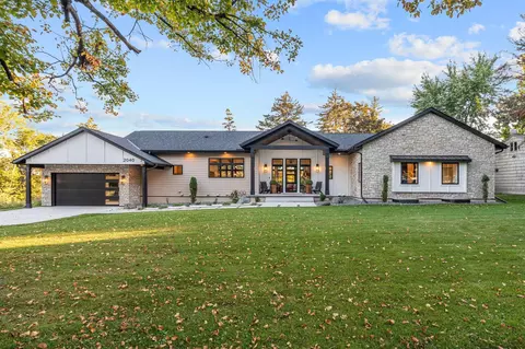 2040 Edgcumbe Rd, Saint Paul, MN 55116