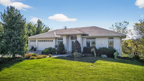 907 River Bluff Rd SE, Mazeppa, MN 55956