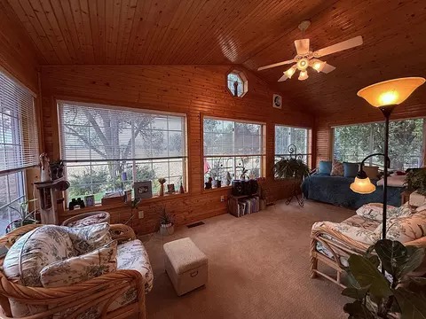 Exterior - 1402 William Ave, Montevideo, MN 56265 photo 6 of 12