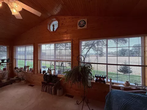 Exterior - 1402 William Ave, Montevideo, MN 56265 photo 9 of 12