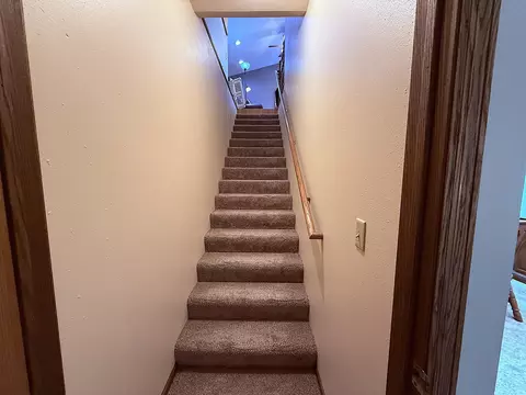 Entry Way - 1402 William Ave, Montevideo, MN 56265 photo 4 of 4