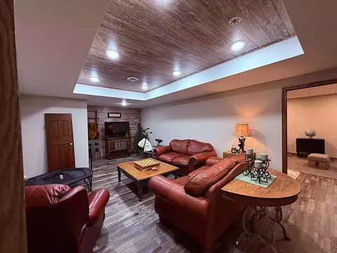 Living - 1402 William Ave, Montevideo, MN 56265 photo 5 of 8
