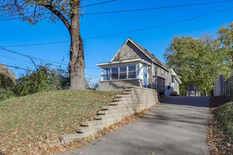 820 Ocean St, Saint Paul, MN 55106