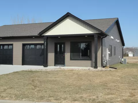 2011 20th St, Zumbrota, MN 55992