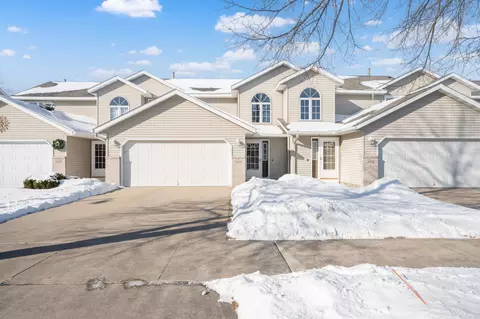 2429 Viola Heights Dr NE, Rochester, MN 55906