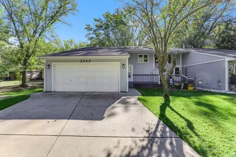 2542 Buffalo St, White Bear Township, MN 55110