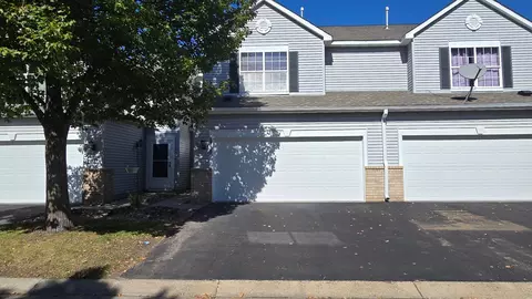 1339 Yorkshire Ln, Shakopee, MN 55379