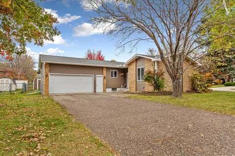 322 Aster Dr, Northfield, MN 55057