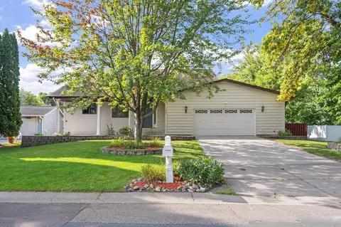 12083 Robin Rd, Maple Grove, MN 55369
