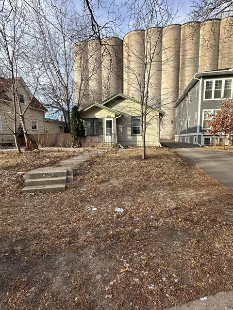 4122 Cheatham Ave, Minneapolis, MN 55406