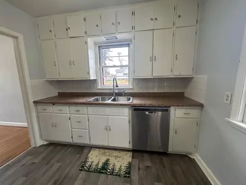 Kitchen - 152 33rd Ave N, Saint Cloud, MN 56303 photo 2 of 2