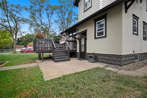 Exterior - 611 8th Ave SW, Austin, MN 55912 photo 8 of 10