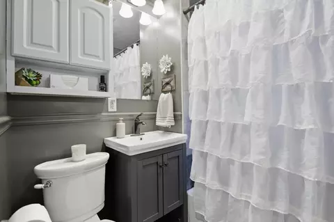 Bath - 611 8th Ave SW, Austin, MN 55912 photo 1 of 3