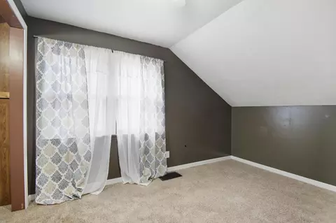 Bedroom - 611 8th Ave SW, Austin, MN 55912 photo 3 of 4