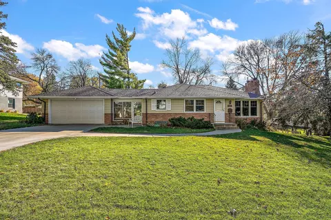 4603 Hampton Rd, Golden Valley, MN 55422