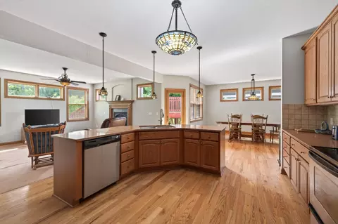 11224 Halstead Trl, Woodbury, MN 55129