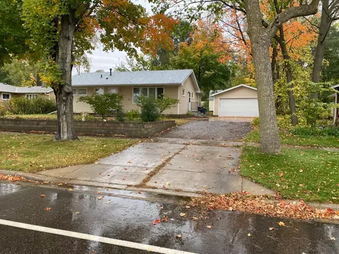 307 8th St W, Northfield, MN 55057