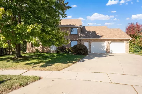 2129 E Heights Ln NE, Rochester, MN 55906