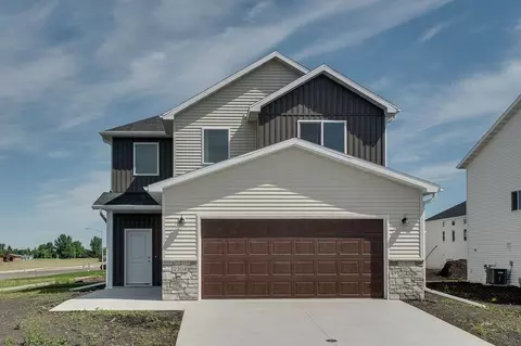 2304 37 Ave S, Moorhead, MN 56560