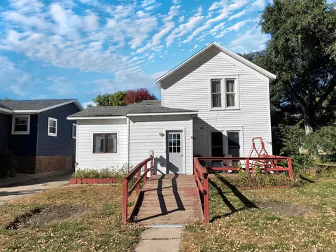 18 S Spring Ave, Springfield, MN 56087