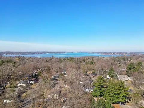 1130 Griffin Ave, Mahtomedi, MN 55115