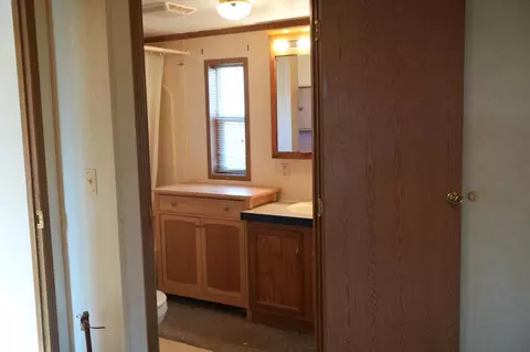 Bath - 2917 Millie Ave, Faribault, MN 55021 photo 3 of 3