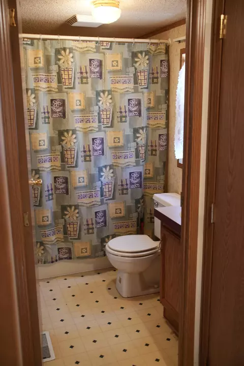 Bath - 2917 Millie Ave, Faribault, MN 55021 photo 1 of 3