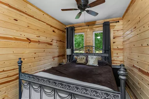 Bedroom - 1589 Devils Lake Dr, Mora, MN 55051 photo 3 of 4