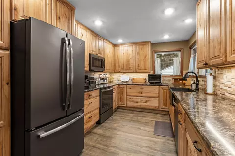 Kitchen - 1589 Devils Lake Dr, Mora, MN 55051 photo 5 of 5