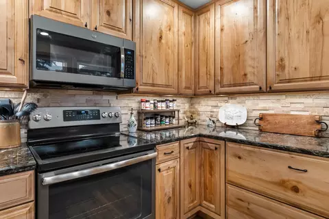 Kitchen - 1589 Devils Lake Dr, Mora, MN 55051 photo 4 of 5