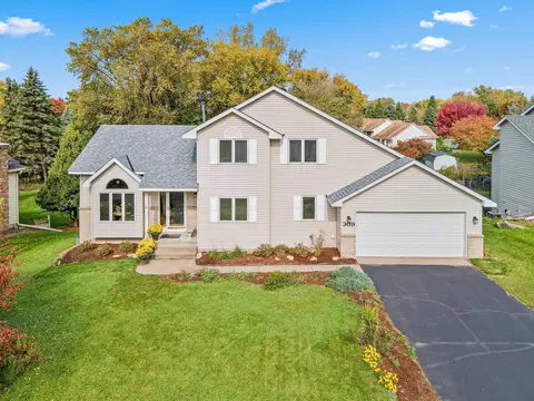 309 69th St N, Mahtomedi, MN 55115