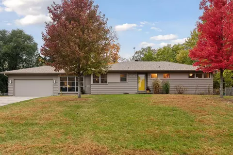 1041 Idaho Ave N, Golden Valley, MN 55427