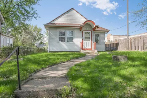 799 Cook Ave E, Saint Paul, MN 55106