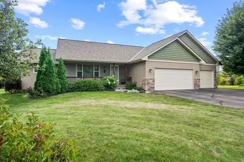 844 Brady Ln, New Richmond, WI 54017