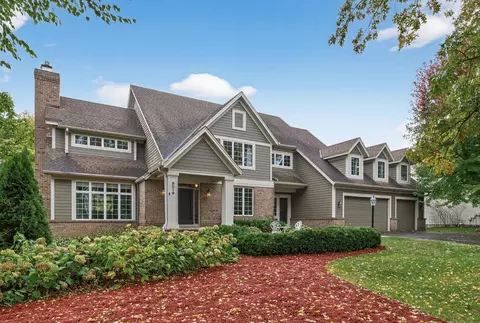 8019 Marsh Creek Rd, Woodbury, MN 55125
