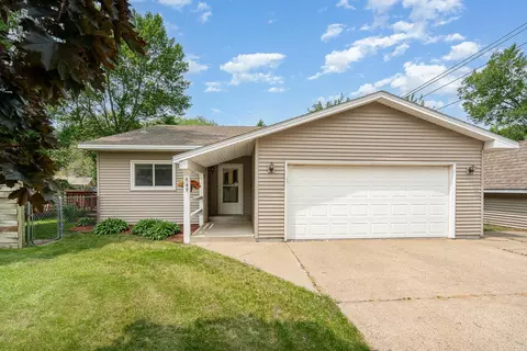 949 Xenia Ave NW, Elk River, MN 55330