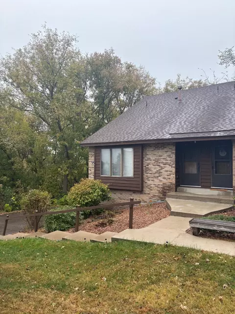 3900 Rahn Rd, Eagan, MN 55122