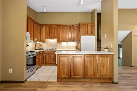 1010 Zanzibar Ln N, Plymouth, MN 55447